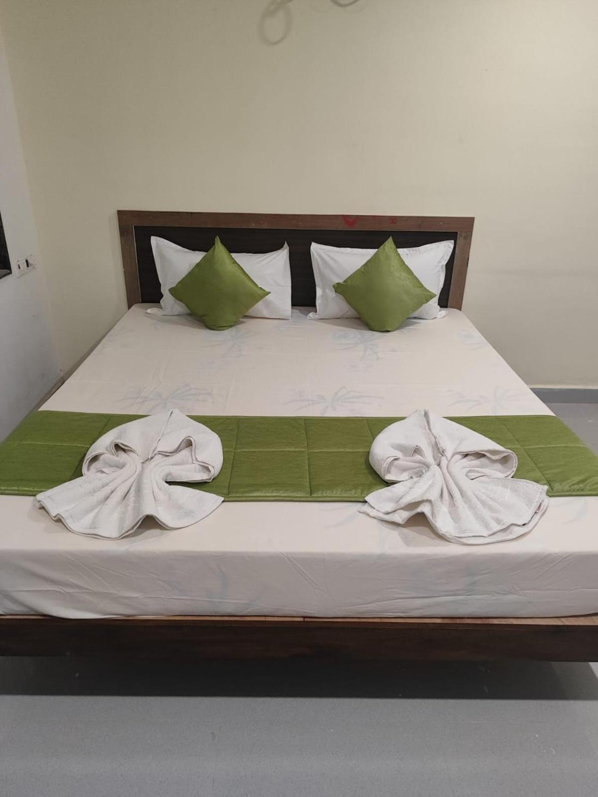 Sea View Beach House Pondicherry Eksteriør bilde